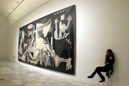 La mirada a la historia V, El Guernica, Picasso, Museo Reina Sofía, Madrid. Spain